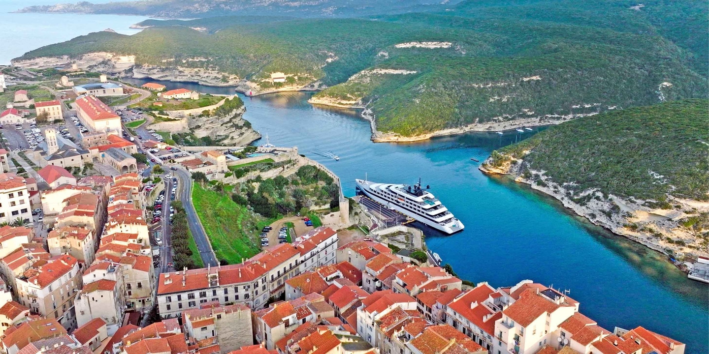 Emerald Azzurra Corsica