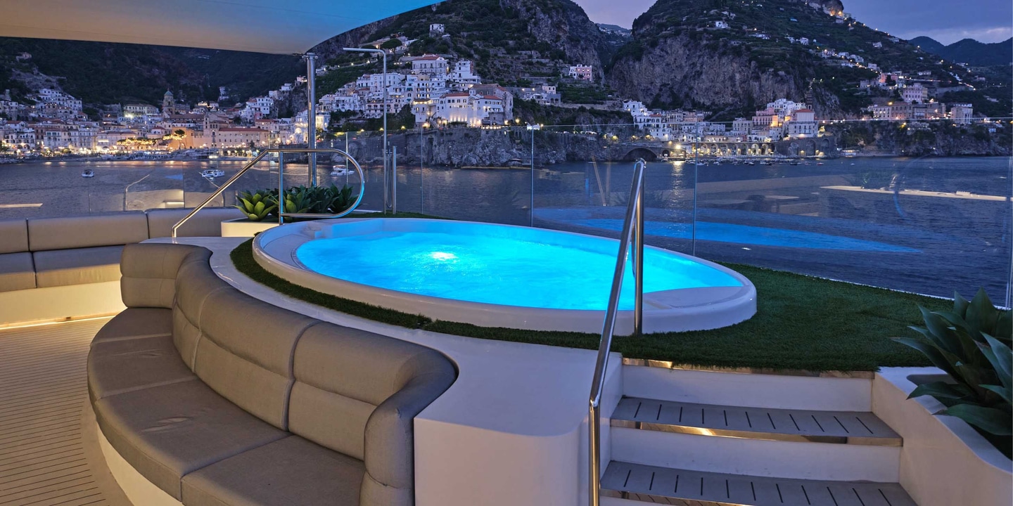 Sky Deck Spa Pool